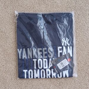 (Final Price)New York Yankees Fanatics Navy Blue T-Shirt